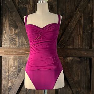 La Blanca Island Goddess Twist Mio One Piece Shirred  Swimsuit Sz-4